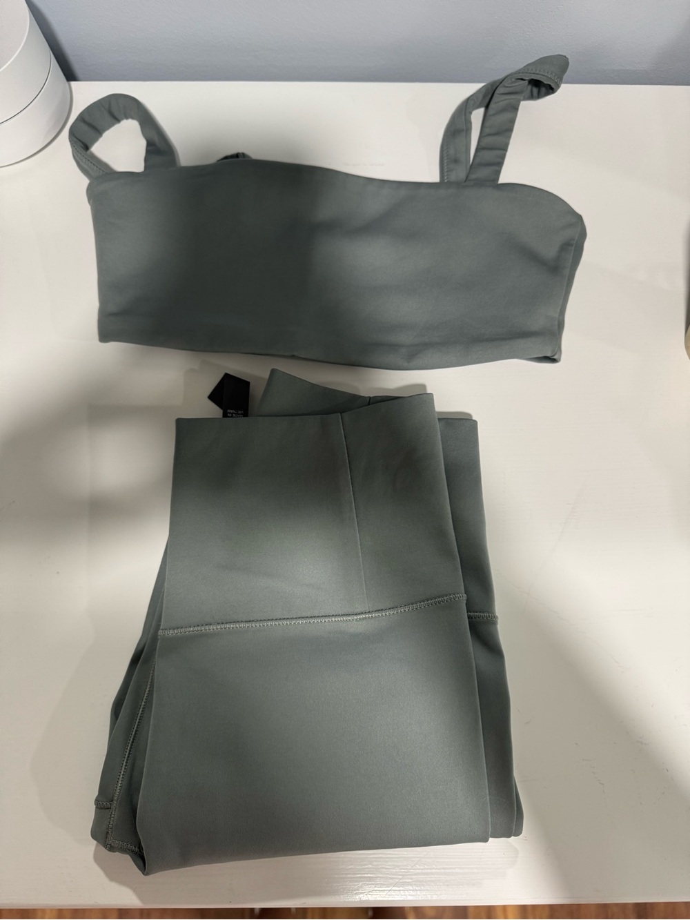 Vuori Olive Green Set